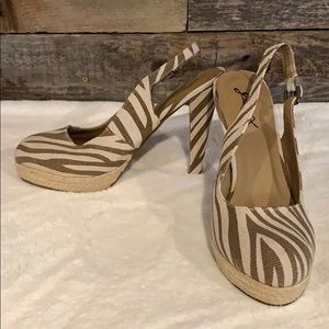 Gomax Platform Zebra Print Stunning Heels Sz 10